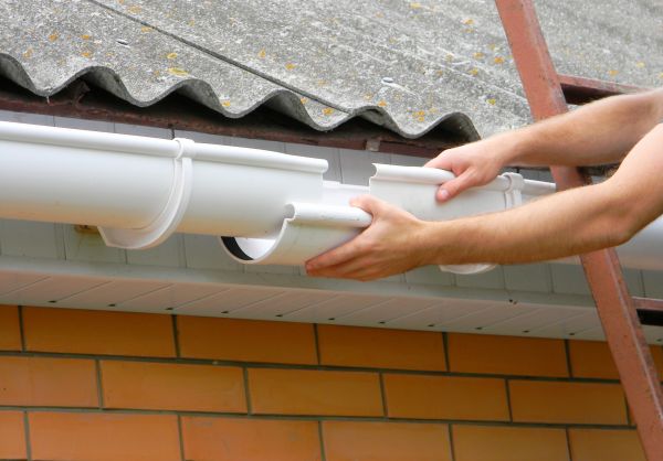 Gutter Hanging in Irmo